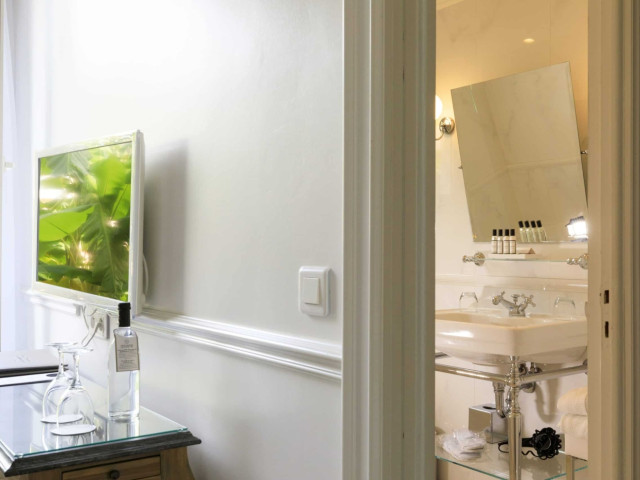 1 nuit les pieds dans l’eau et champagne à l'hôtel Les Mouettes **** à Ajaccio