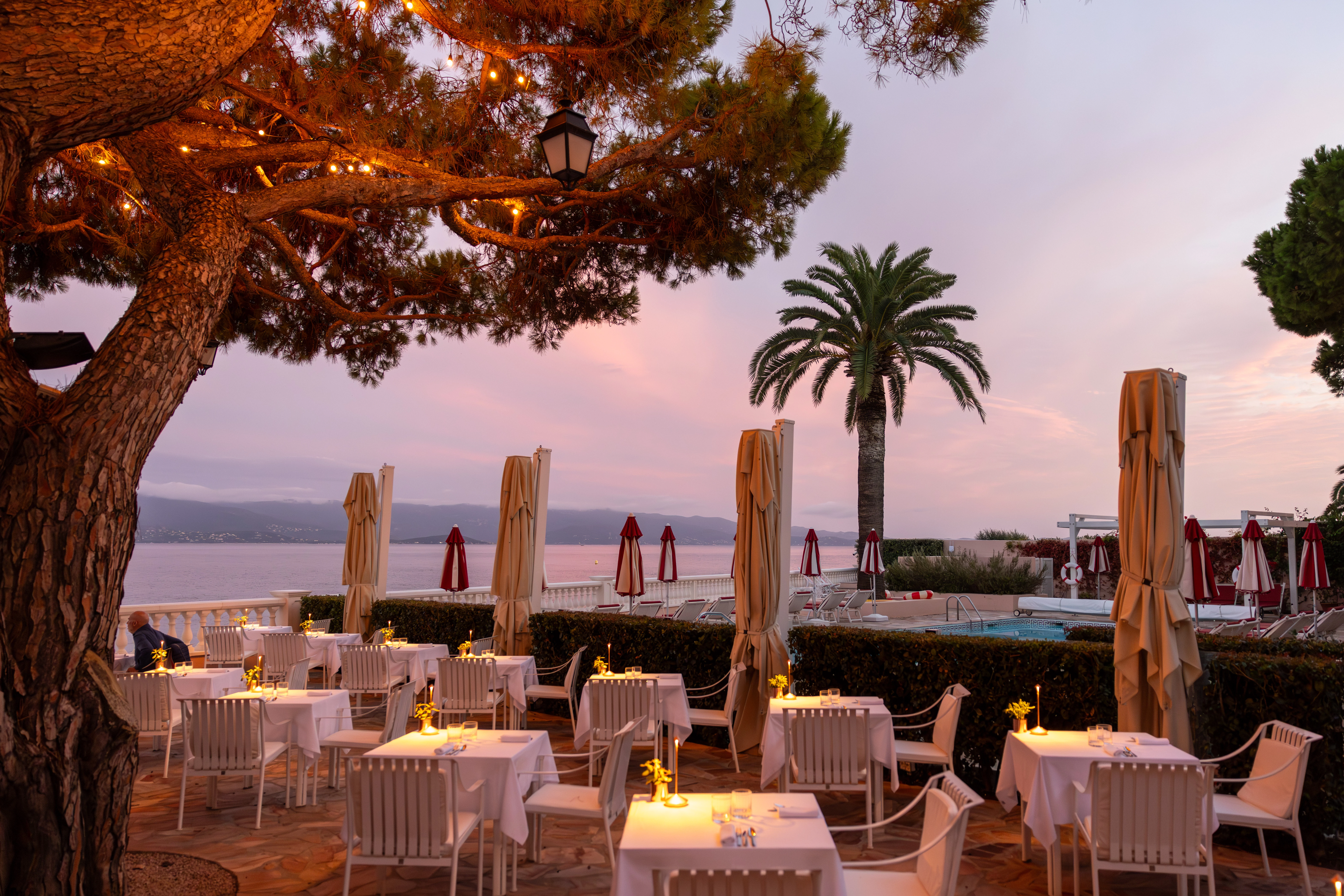 1 nuit les pieds dans l’eau et champagne à l'hôtel Les Mouettes **** à Ajaccio