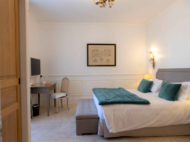 1 nuit les pieds dans l’eau et champagne à l'hôtel Les Mouettes **** à Ajaccio