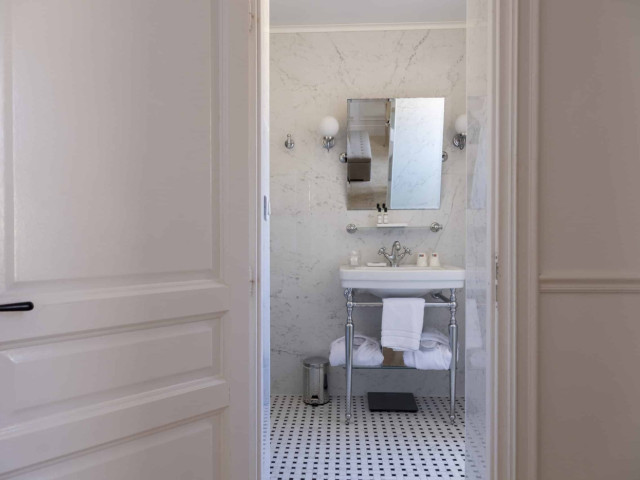 1 nuit les pieds dans l’eau et champagne à l'hôtel Les Mouettes **** à Ajaccio