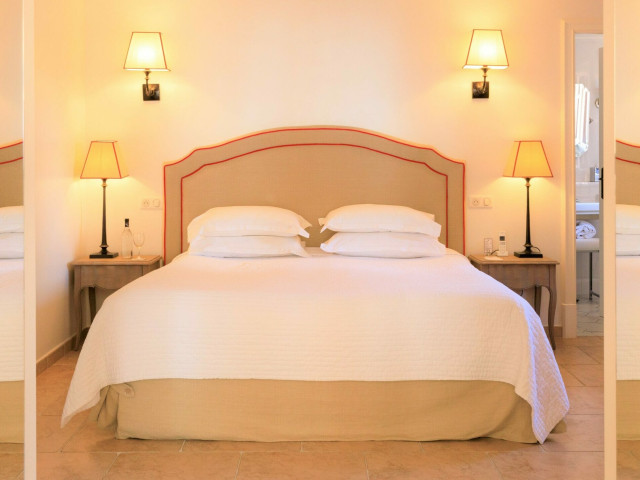 1 nuit les pieds dans l’eau et champagne à l'hôtel Les Mouettes **** à Ajaccio