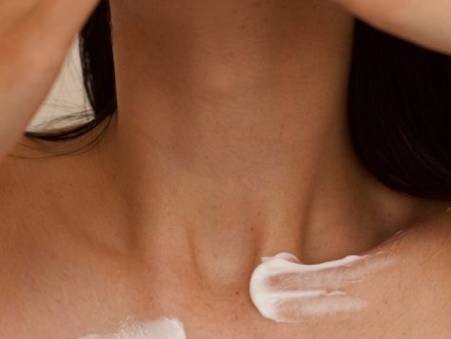 SOIN VISAGE ET COU MIRACLE FACE à Di Mare Institut à Propriano