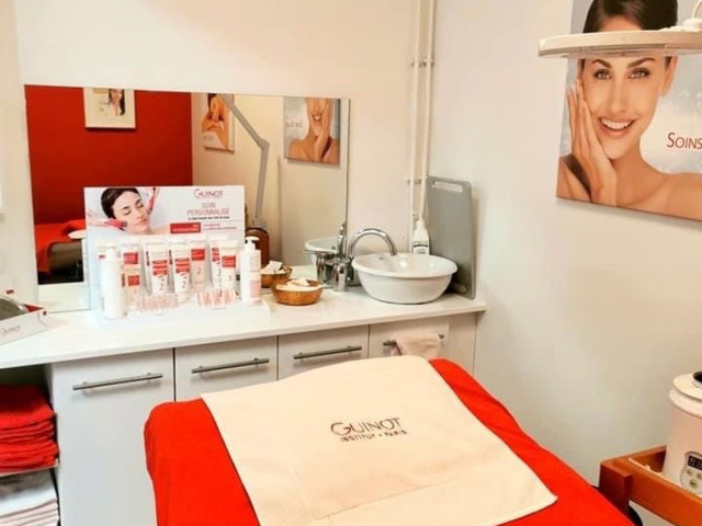 SOIN JEUNESSE HYDRADERMIE AGE LOGIC à l'Institut Pause Beauté à Ajaccio