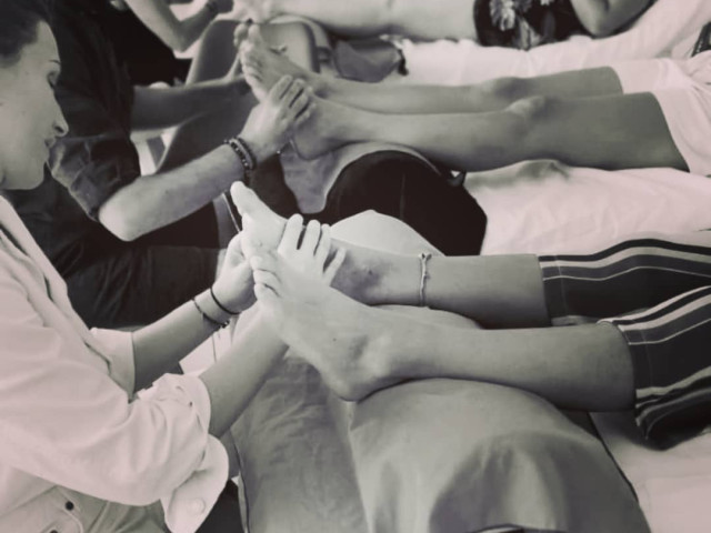 SEANCE DE REFLEXOLOGIE PLANTAIRE & PALMAIRE chez Elisabeth Colonna à Ajaccio