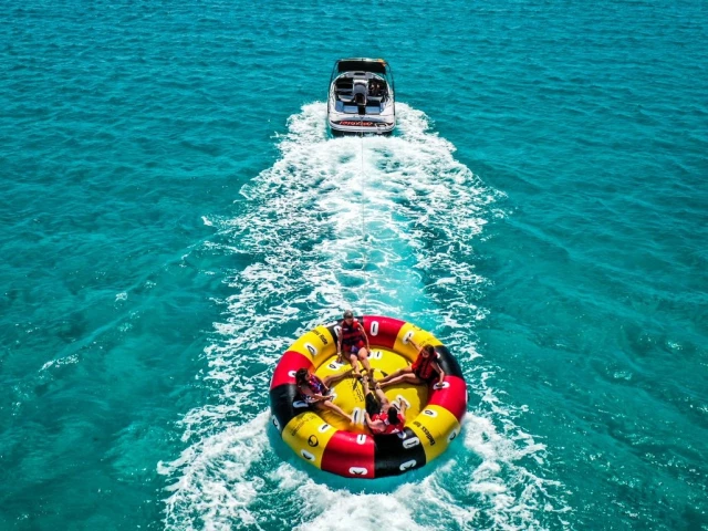 Bouée tractée pour 2 personnes avec Waterplay Campomoro