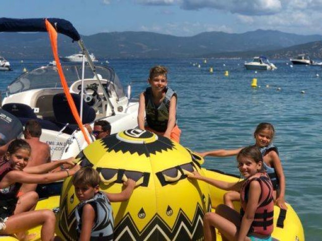Bouée tractée pour 2 personnes avec Waterplay Campomoro