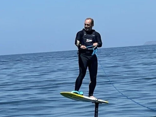 1 leçon de Wake foil avec Waterplay Campomoro