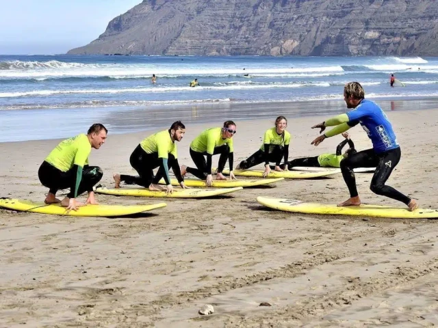 1 cours collectif de surf avec Waterplay Campomoro