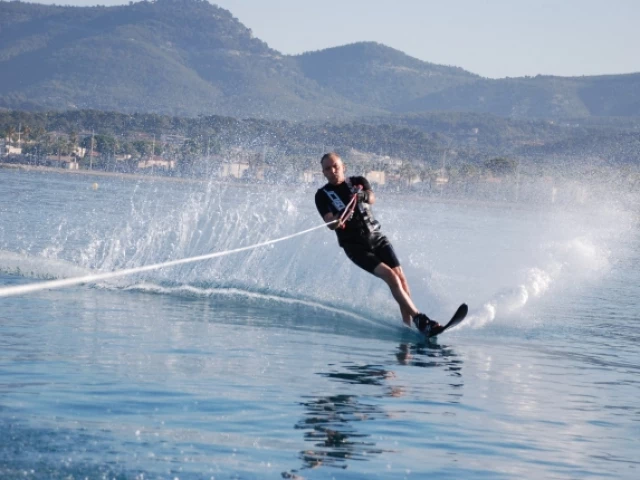 2 leçons de ski nautique/wakeboard avec Waterplay Campomoro