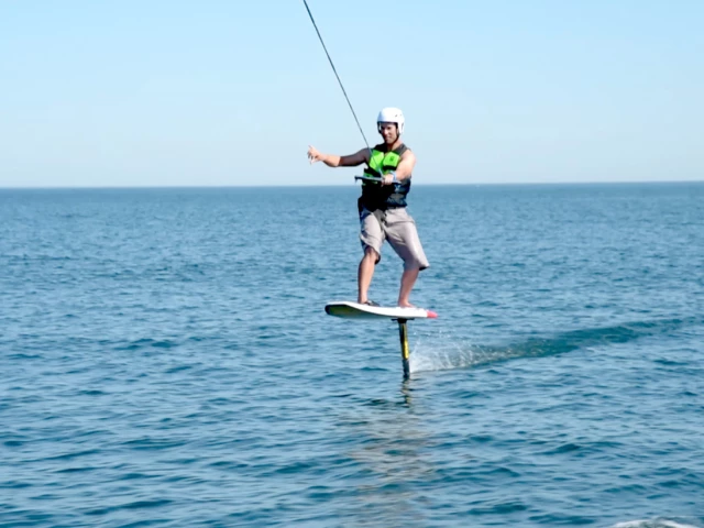 2 leçons de Wake foil avec Waterplay Campomoro