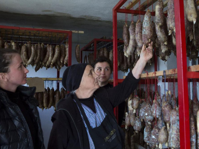 Visite et dégustation de charcuterie Ghjuvan Carlu Albertini à Casinca pour 4 personnes