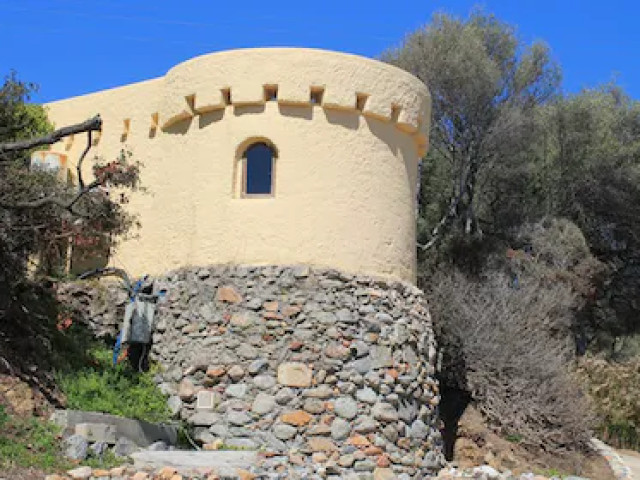1 nuit dans une tour à Cargèse avec Kiffemu pour 2 personnes