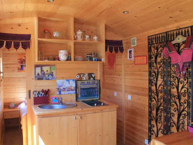 1 nuit dans un ancien couvent grec, ferme avec piscine à Cargèse avec Kiffemu