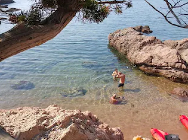 Promenade guidée en paddle avec apéro à Porto Vecchio avec Kiffemu