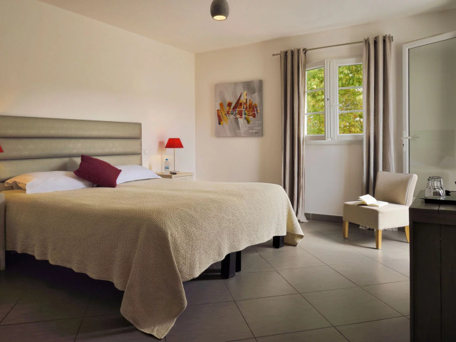 1 nuit au coeur de la ville avec terrasse  à l'hôtel Casa Bianca *** à Calvi