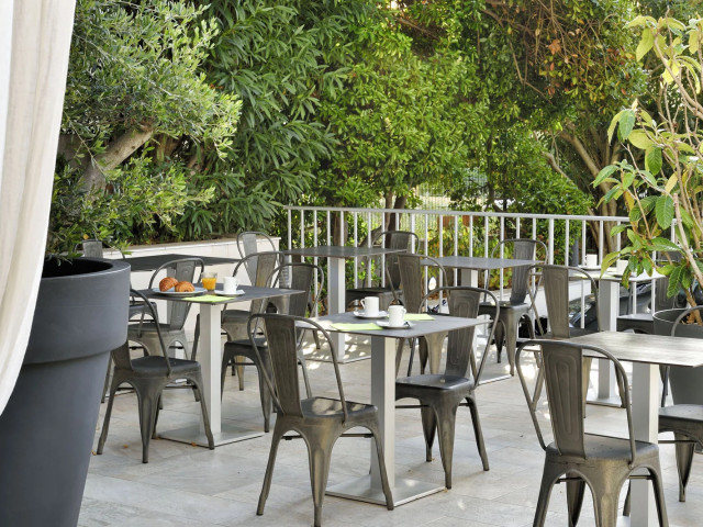 1 nuit au coeur de la ville avec terrasse  à l'hôtel Casa Bianca *** à Calvi