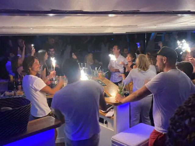 Croisière de 3h30 en catamaran au coucher du soleil à Saint Florent avec Kiffemu