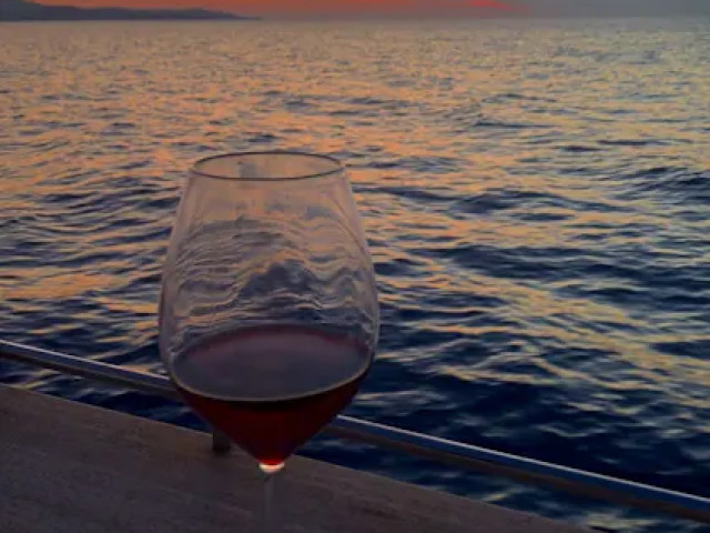 Croisière de 3h30 en catamaran au coucher du soleil à Saint Florent avec Kiffemu