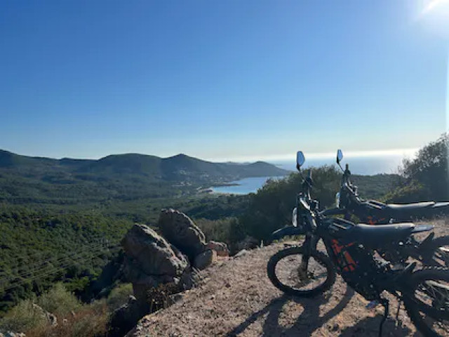 Randonnée en moto électrique de 2h30 à Pietrosella avec Kiffemu