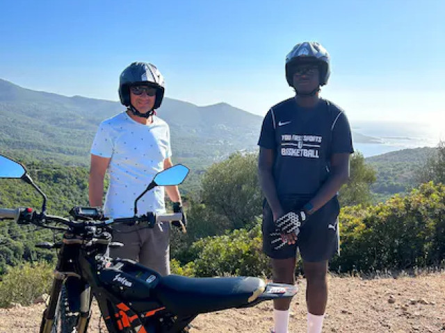 Randonnée en moto électrique de 2h30 à Pietrosella avec Kiffemu