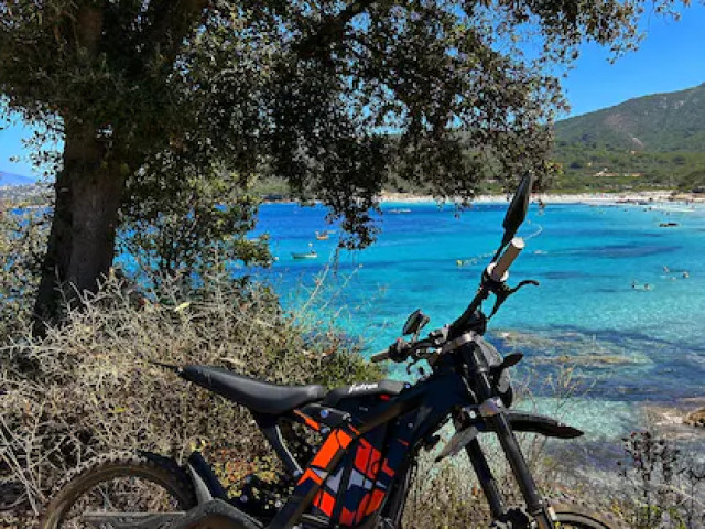 Randonnée en moto électrique de 2h30 à Pietrosella avec Kiffemu