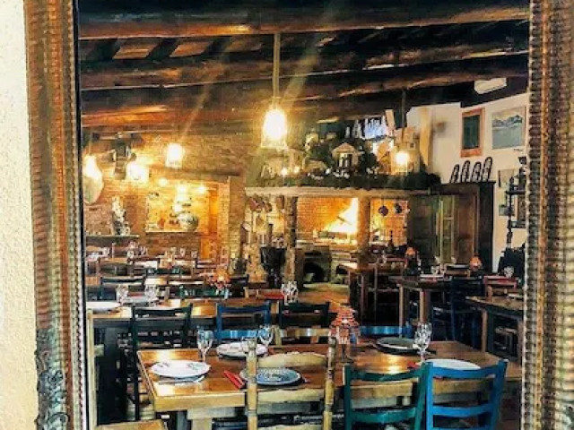 Soirée corse avec chanteurs et repas dans une ferme auberge à Figari avec Kiffemu