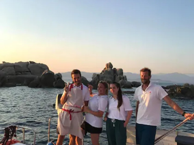 Balade en bateau de 2h au coucher de soleil à Ajaccio avec Kiffemu