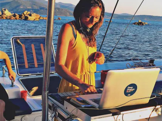 Balade en bateau de 2h au coucher de soleil à Ajaccio avec Kiffemu