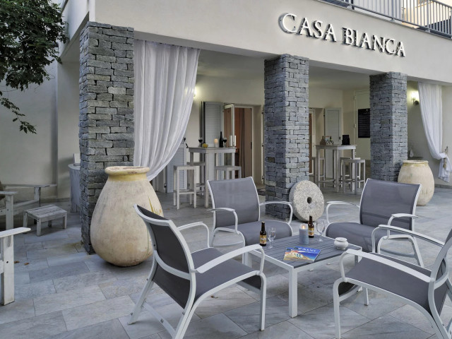 1 nuit en suite au coeur de la ville à l'hôtel Casa Bianca *** à Calvi