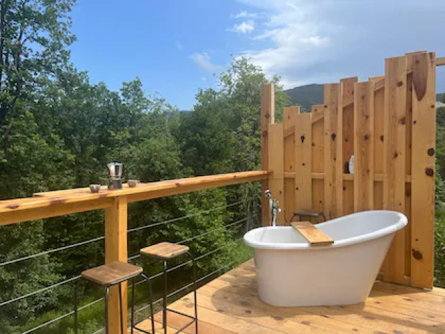 1 nuit dans une tiny house à Murato avec Kiffemu