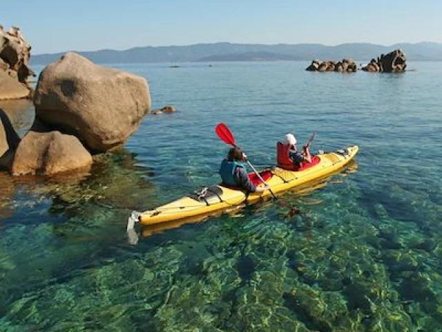 1 nuit et location de kayak dans une tour à Cargèse avec Kiffemu