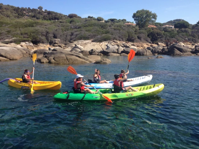 1 nuit et location de kayak dans une tour à Cargèse avec Kiffemu