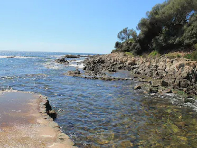 1 nuit et location de kayak dans une tour à Cargèse avec Kiffemu
