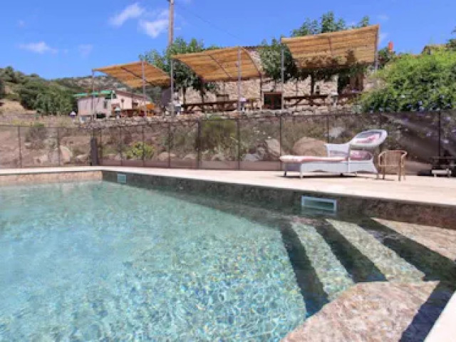 1 nuit avec petit déjeuner dans un ancien couvent grec à Cargèse avec Kiffemu