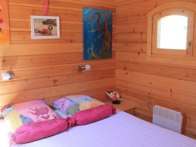 1 nuit avec petit déjeuner dans une roulotte dans une ferme à Cargèse avec Kiffemu