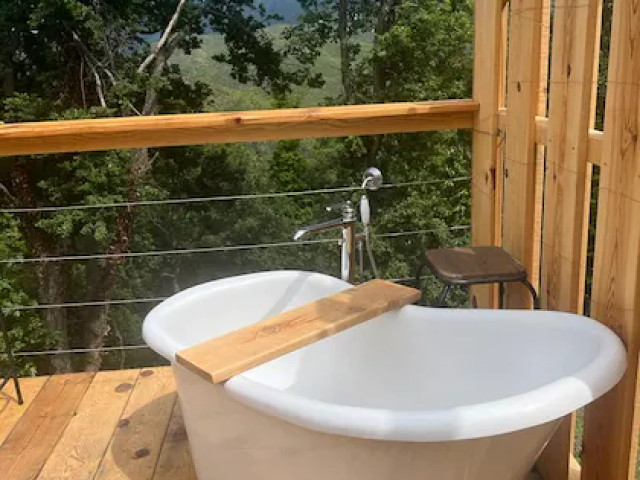 1 nuit dans une tiny house avec baignoire extérieure à Murato avec Kiffemu