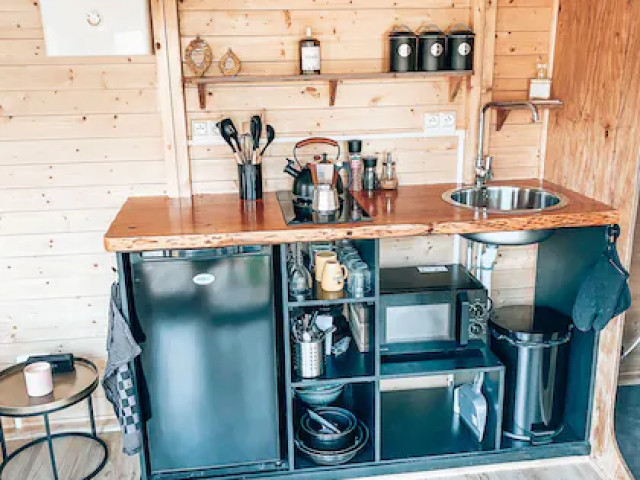 1 nuit dans une tiny house avec baignoire extérieure à Murato avec Kiffemu