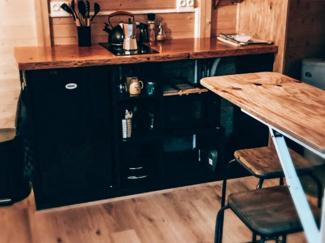 1 nuit dans une tiny house avec baignoire extérieure à Murato avec Kiffemu