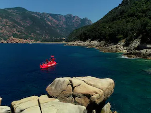 Balade de 45 min en semi sous-marin en groupe à Porto avec Kiffemu