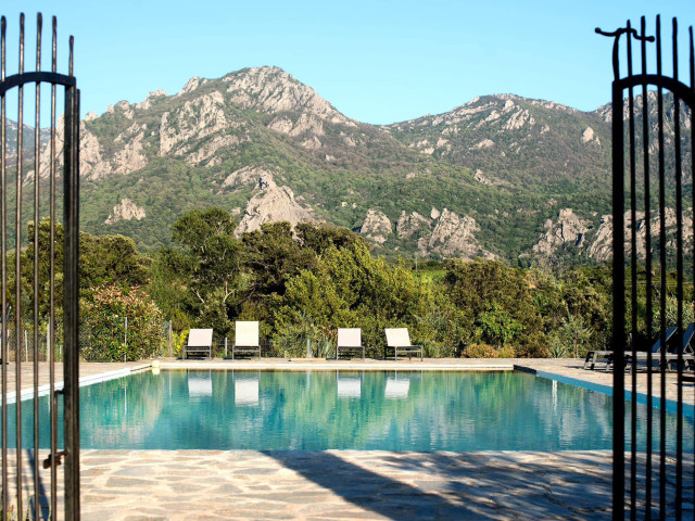 Visite avec dégustation dans un domaine viticole à Sartène à plusieurs avec Kiffemu