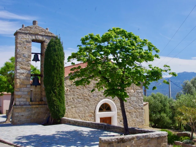 Balade à cheval de 1h pour 3 personnes à Serra-di-Ferro avec Kiffemu