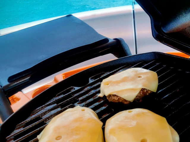 Bateau rond grill pour 9 personnes à Propriano avec Kiffemu