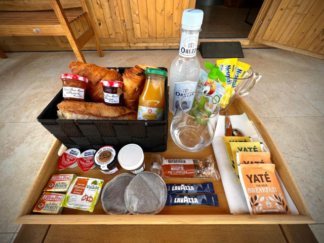 1 nuit dans un chalet dans un haras de chevaux à Occhiatana avec Kiffemu