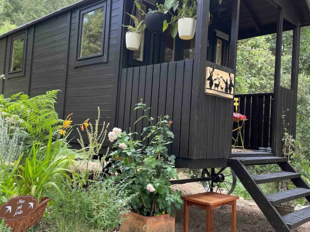 1 nuit dans une roulotte près d’une rivière à Zonza  pour 2 personnes avec Kiffemu