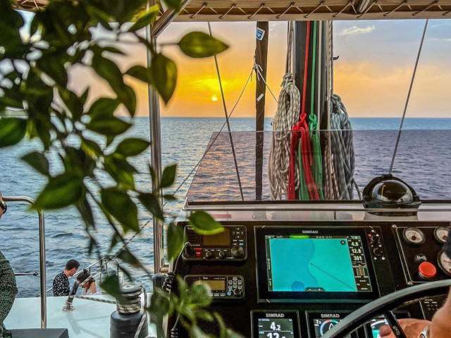Croisière à la journée avec pique-nique ou brunch en catamaran dans les Agriate pour 1 personne avec Kiffemu