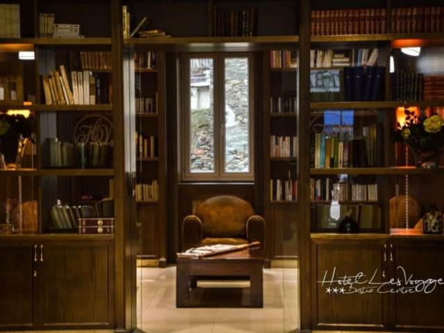 1 nuit en centre ville à l'hôtel Les Voyageurs *** à Bastia