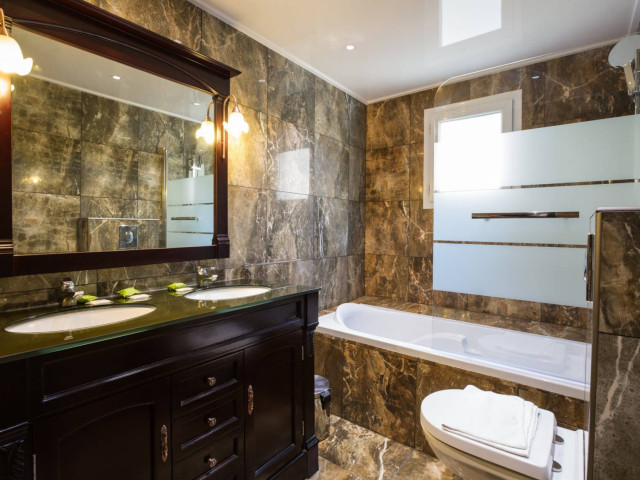 1 nuit en centre ville à l'hôtel Les Voyageurs *** à Bastia