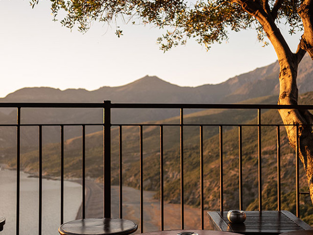 Repas avec vue à couper le souffle à la Sassa à Nonza