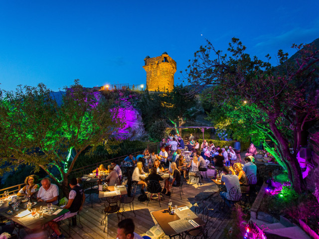 Repas avec vue à couper le souffle à la Sassa à Nonza