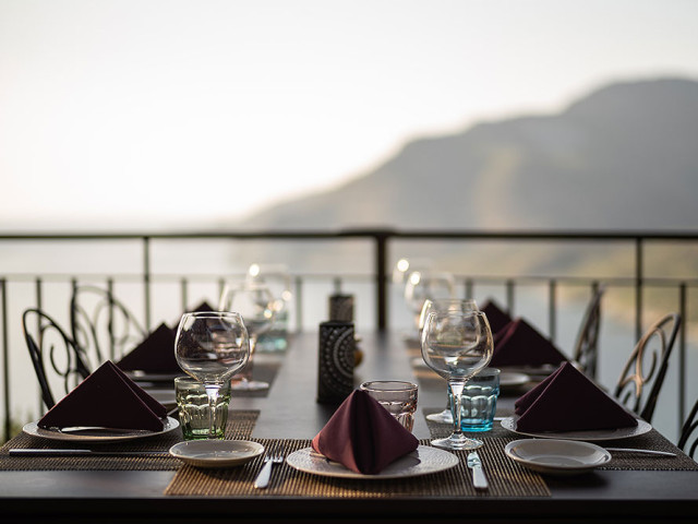 Repas avec vue à couper le souffle à la Sassa à Nonza